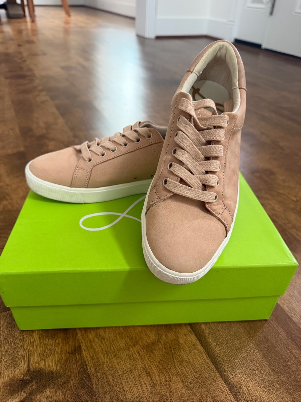 Sam Edelman Ethyl Warm Ecru Lace-Up Sneakers